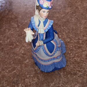 Lenox Fine Porcelain Sculpture "Grand Tour" Victorian Woman In Blue/Pink Dress